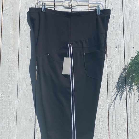 Women's Maternity Jeggings - Picture 3 of 14